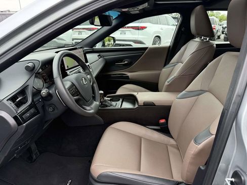 Used 2025 Lexus ES 350 w/ Premium Package FWD image 13