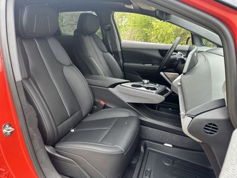 New 2025 Cadillac Optiq Sport 2 w/ LPO, Floor Liner Package image 33