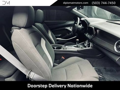 Used 2018 Chevrolet Camaro SS RWD image 18