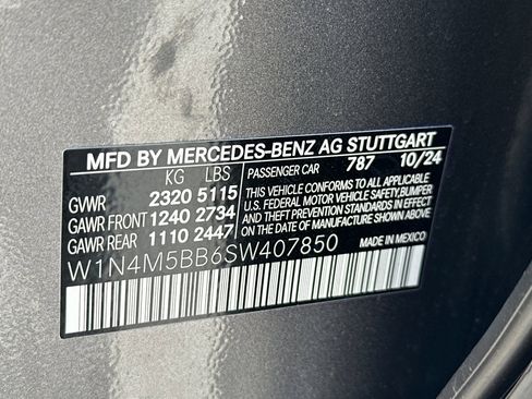 New 2025 Mercedes-Benz GLB 35 AMG AMG  35 image 18