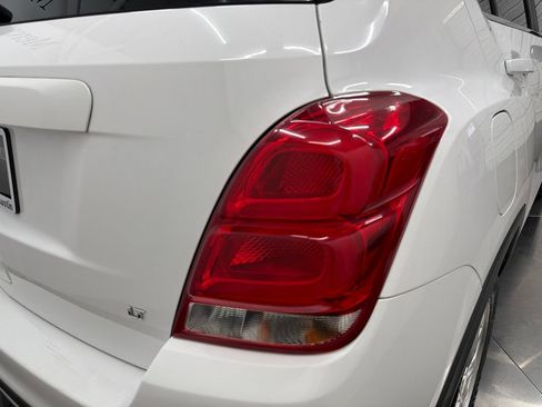 Used 2019 Chevrolet Trax LT FWD image 12