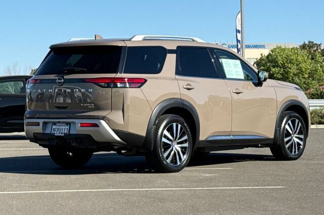 Used 2023 Nissan Pathfinder Platinum w/ Cargo Package AWD/4WD image 4