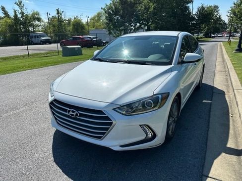 Used 2017 Hyundai Elantra SE w/ SE A/T Tech Package 03 FWD image 6