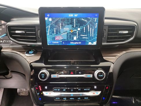 Used 2021 Ford Explorer Limited image 17