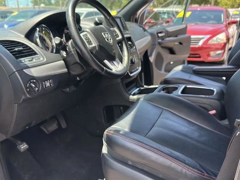 Used 2018 Dodge Grand Caravan GT FWD image 21