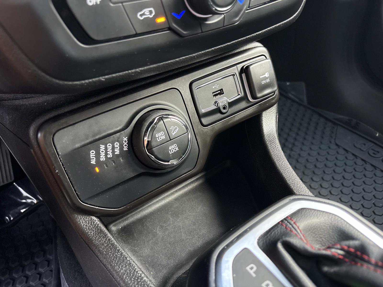 Certified 2023 Jeep Renegade Trailhawk AWD/4WD image 24