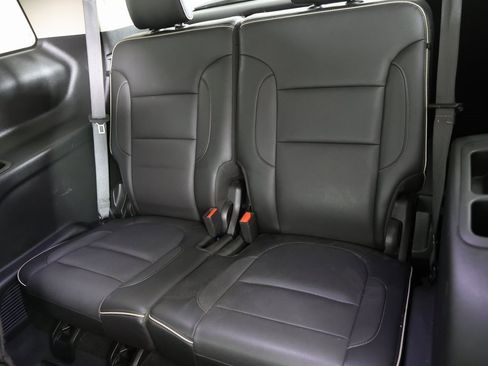 Used 2018 GMC Acadia Denali image 2