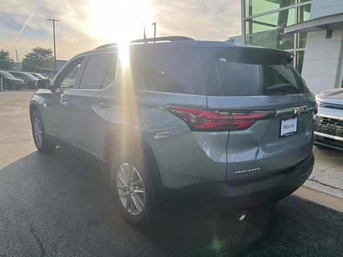Used 2023 Chevrolet Traverse LT FWD image 4