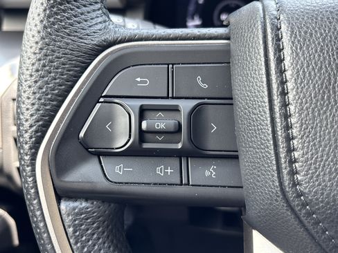 Used 2024 Toyota Tacoma TRD Off-Road w/ TRD Off Road Premium Package AWD/4WD image 18