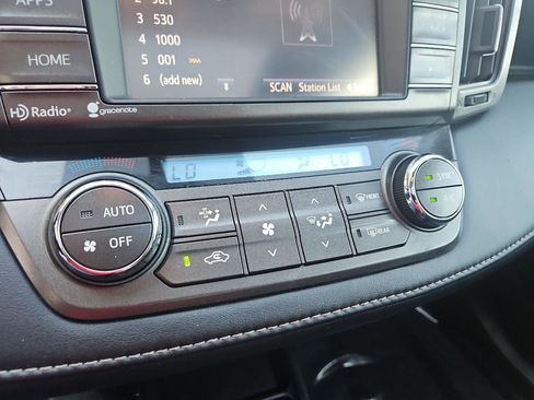 Used 2014 Toyota RAV4 XLE image 33