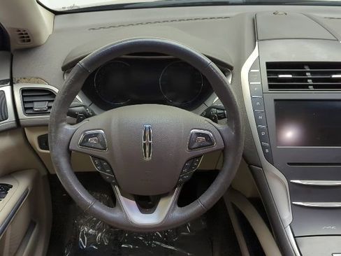 Used 2016 Lincoln MKZ image 19