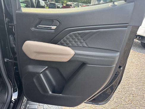 Used 2025 GMC Canyon Denali w/ LPO, Denali Black Edition AWD/4WD image 16