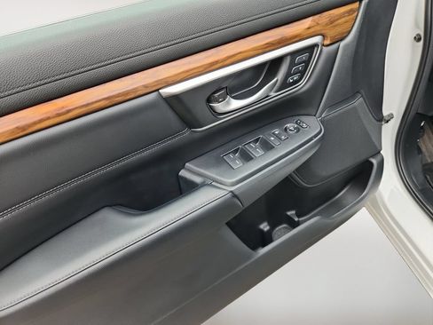 Used 2022 Honda CR-V Touring image 10