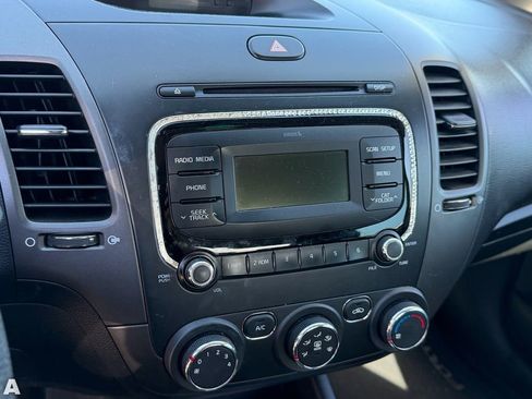 Used 2018 Kia Forte LX image 8