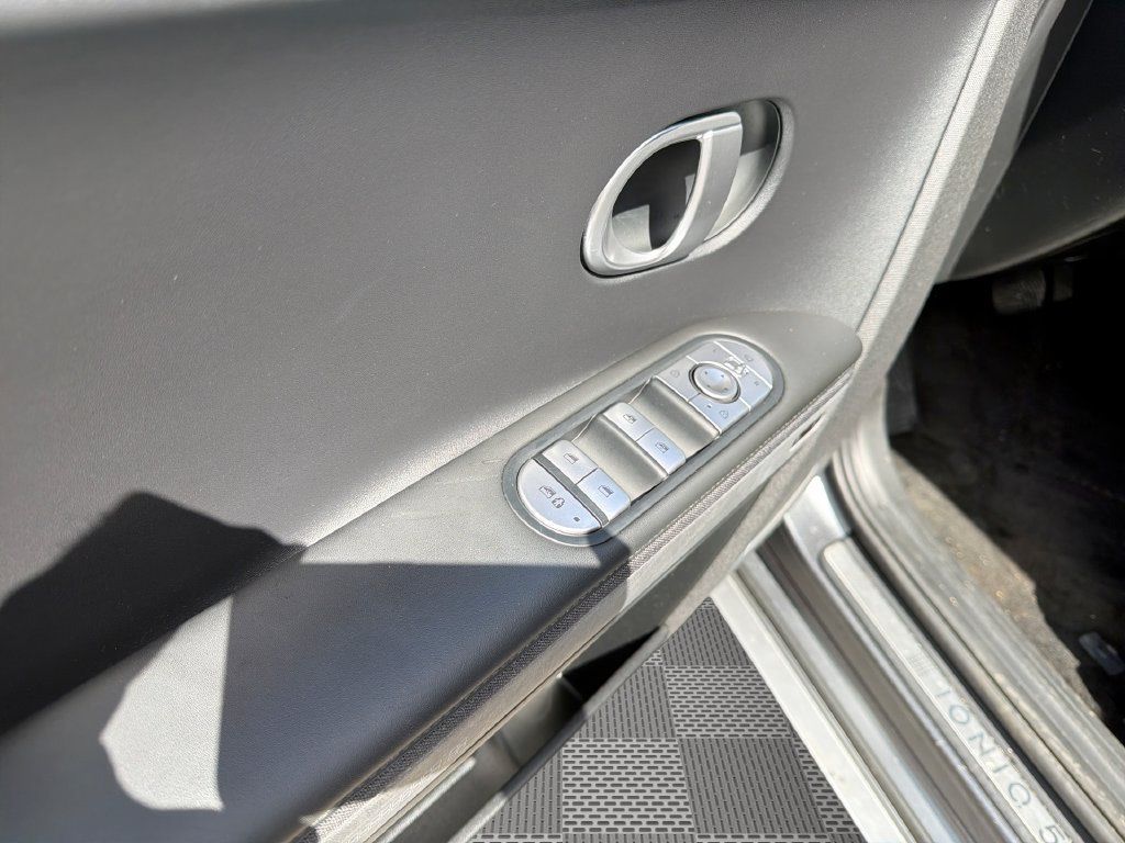 Used 2023 Hyundai Ioniq 5 Limited AWD/4WD image 15