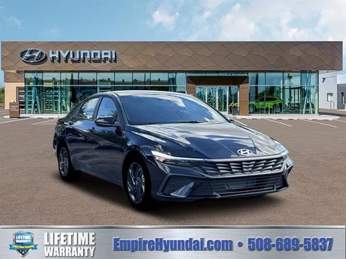 New 2026 Hyundai Elantra Sport FWD image 11