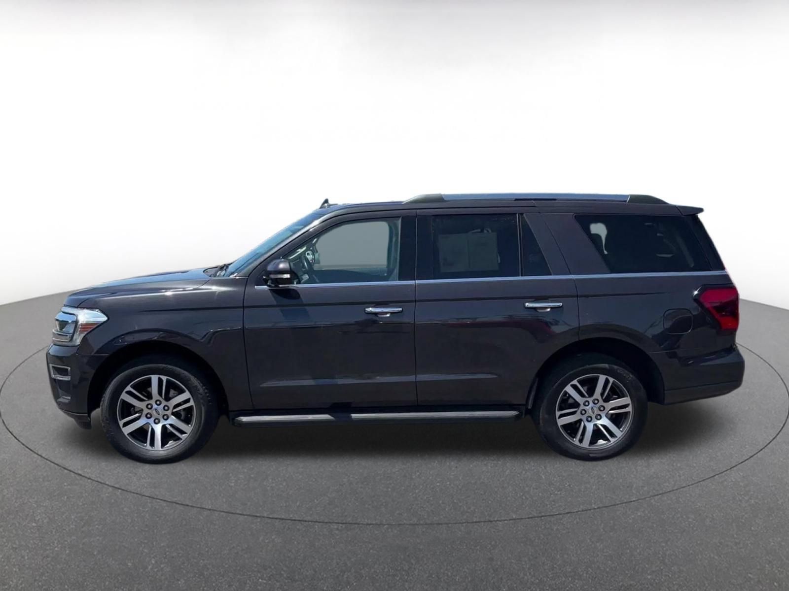 Used 2024 Ford Expedition Limited RWD image 8