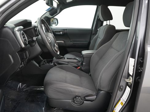 Used 2016 Toyota Tacoma SR5 image 22