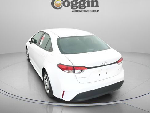 Certified 2025 Toyota Corolla LE FWD image 10