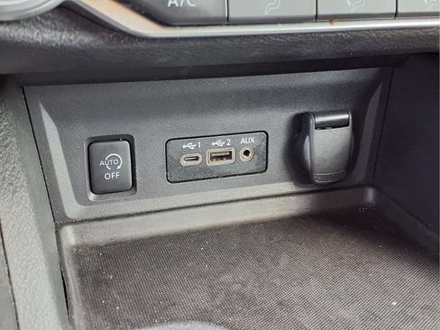 Used 2024 Nissan Sentra SV FWD image 13