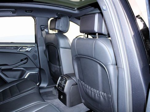 Used 2024 Porsche Macan GTS image 25