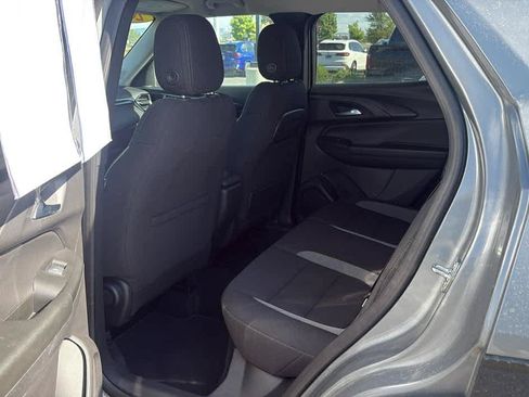 Used 2025 Chevrolet TrailBlazer LT AWD/4WD image 18
