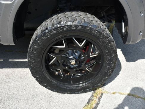 Used 2019 Nissan Titan S AWD/4WD image 29