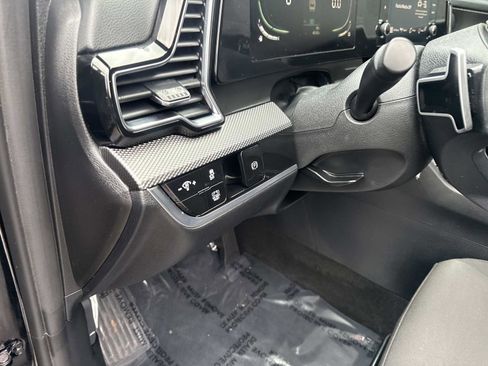 Used 2023 Kia Sportage LX image 20