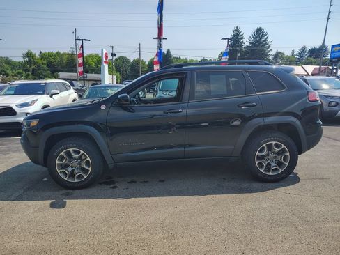 Used 2022 Jeep Cherokee Trailhawk w/ Premium Leather Package AWD/4WD image 8
