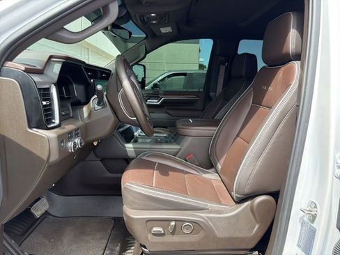 Certified 2024 GMC Sierra 3500 Denali w/ Denali Reserve Package AWD/4WD image 2