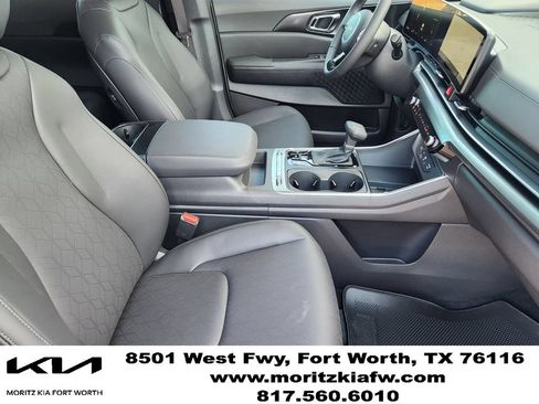 New 2026 Kia Carnival SX w/ SX Dark Edition Package FWD image 10