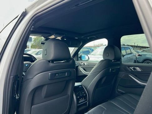 Used 2022 BMW X5 xDrive40i w/ Premium Package AWD/4WD image 9