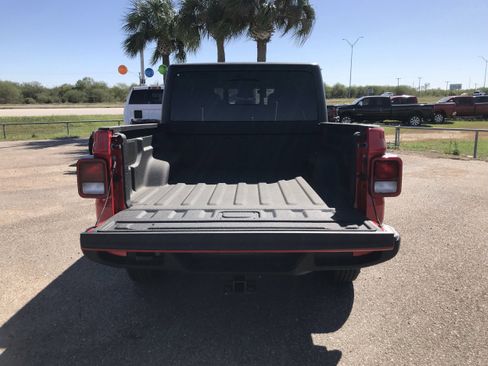 New 2025 Jeep Gladiator Sport image 22