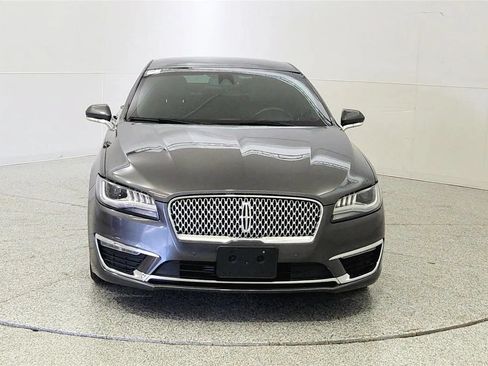 Used 2018 Lincoln MKZ Select w/ Technology Package FWD image 2