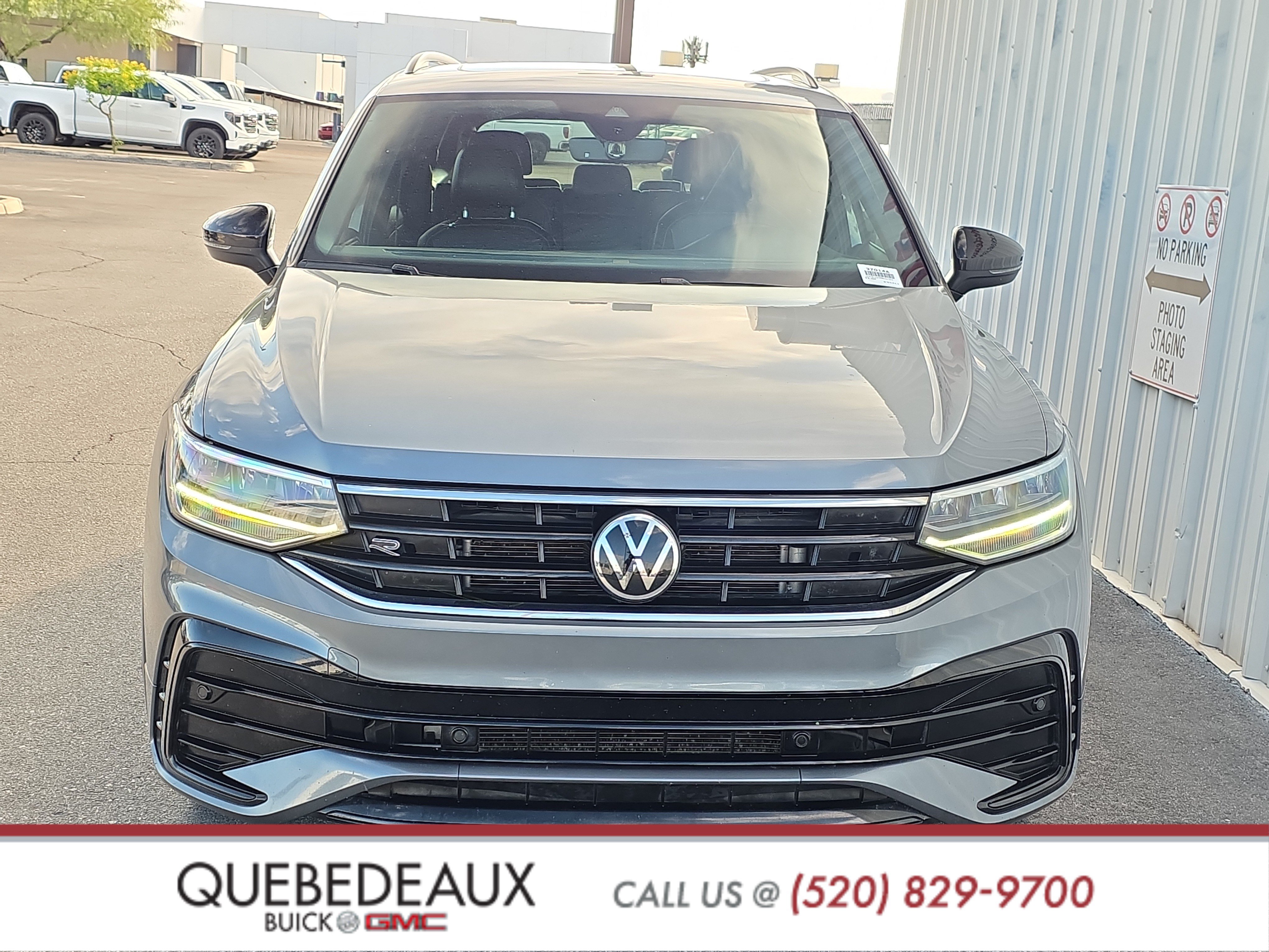 Used 2022 Volkswagen Tiguan SE R-Line FWD image 2
