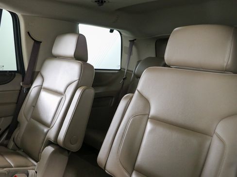 Used 2020 GMC Yukon SLT w/ Premium Edition RWD image 29