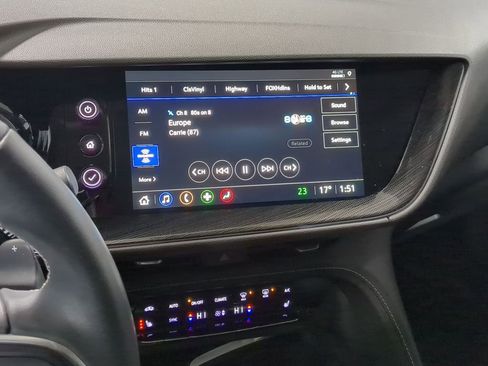 Used 2023 Buick Envision Essence image 40