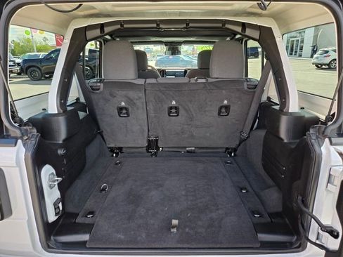 Used 2025 Jeep Wrangler Unlimited Sport AWD/4WD image 18