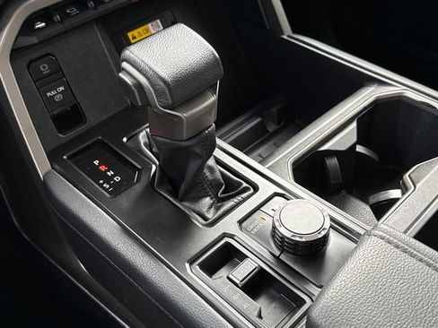 Used 2024 Toyota Tundra Limited AWD/4WD image 27