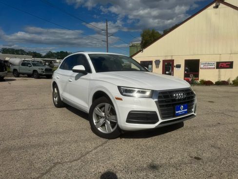 Used 2018 Audi Q5 2.0T Premium Plus w/ Premium Plus Package AWD/4WD image 3