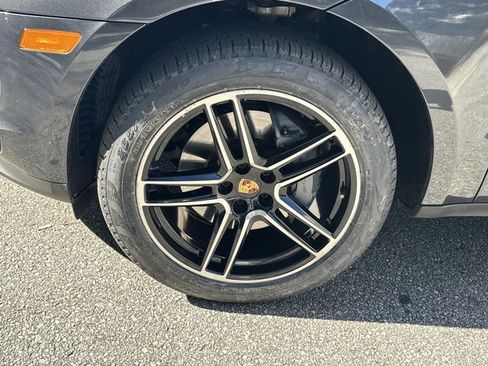 Used 2021 Porsche Macan S image 12