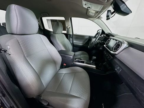 Used 2020 Toyota Tacoma SR5 image 24