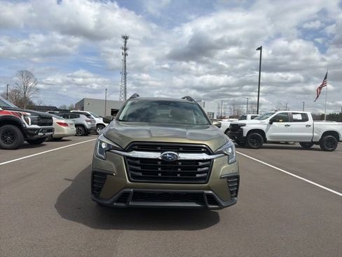 Used 2023 Subaru Ascent Premium image 9