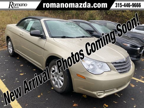 Used 2010 Chrysler Sebring LX image 1