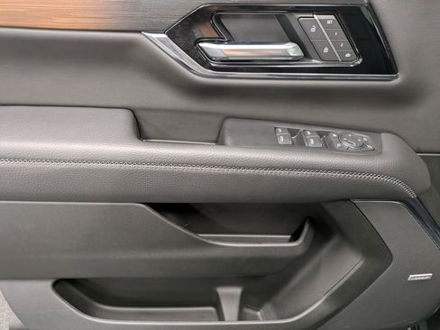 Used 2026 GMC Yukon XL Denali AWD/4WD image 10
