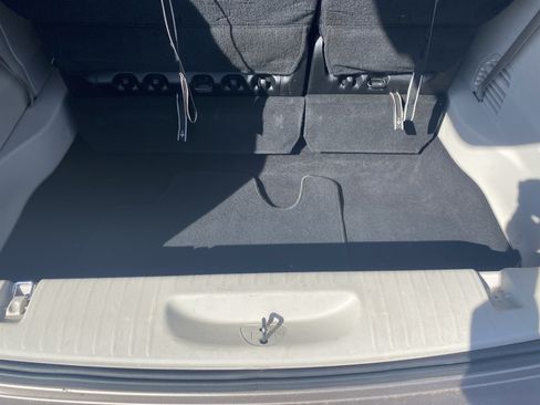 Used 2018 Chrysler Pacifica LX w/ Tire & Wheel Group FWD image 20