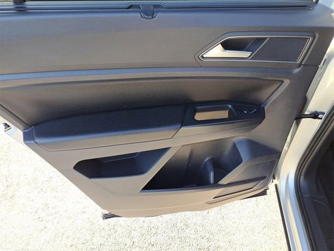 Used 2018 Volkswagen Atlas SE image 11