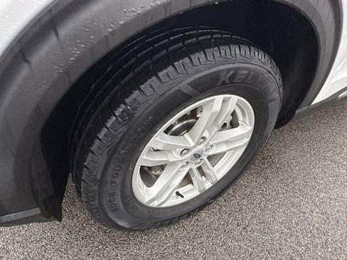 Used 2021 Ford Explorer XLT image 9