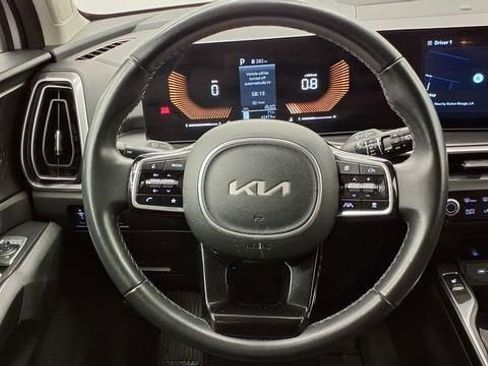 Used 2024 Kia Sorento S image 28