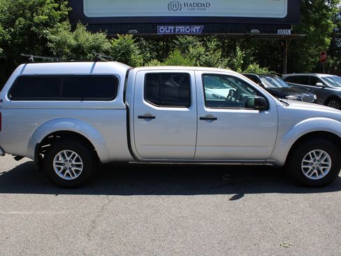 Used 2014 Nissan Frontier SV w/ SV Value Truck Package AWD/4WD image 6